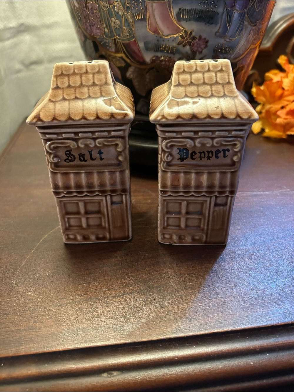 Royal Sealy Vintage-Style Brown Salt & Pepper cottage shop House Shakers